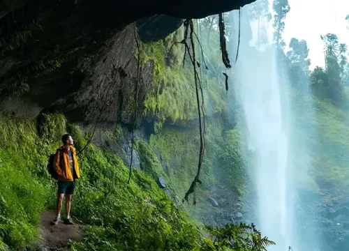 Uganda-Tour-Packages-870x480